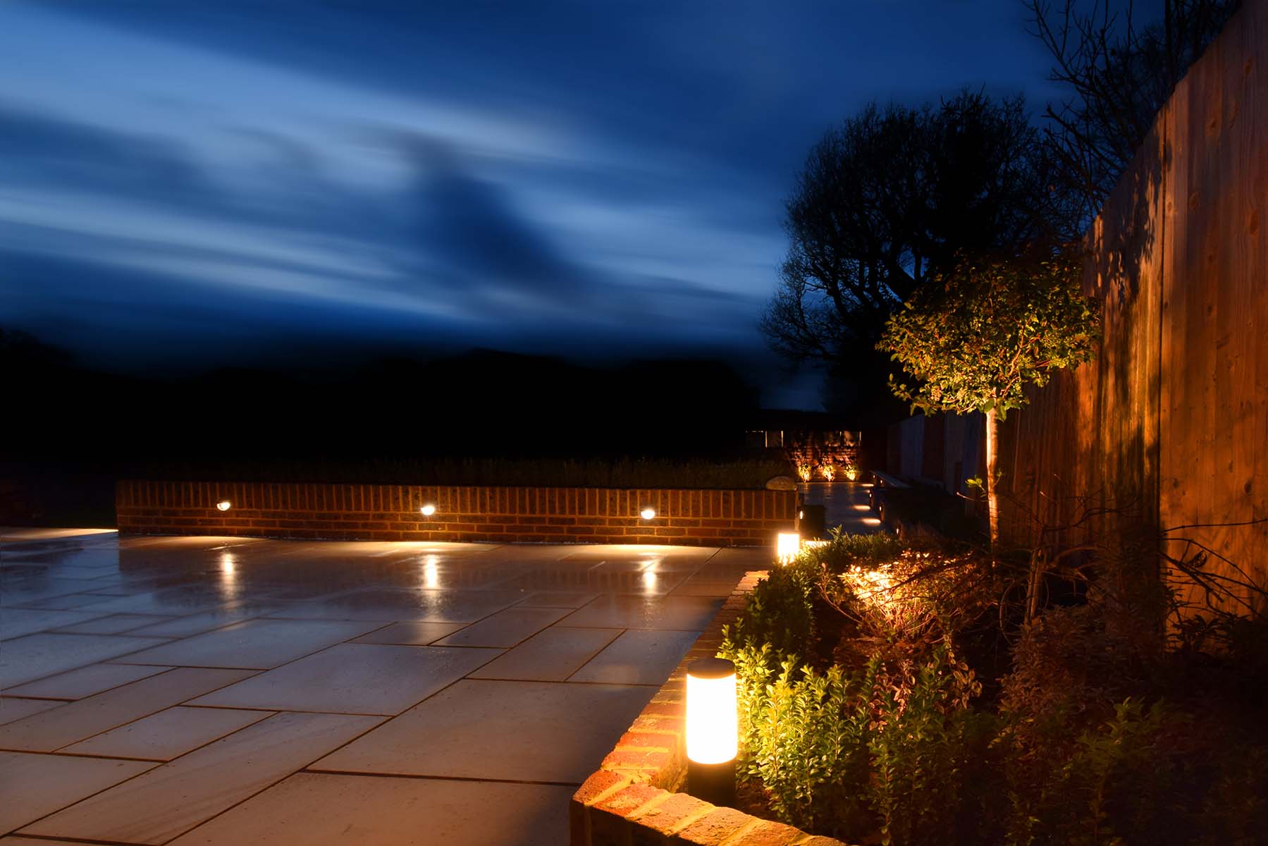 ELLUMIÈRE Outdoor Low Voltage Stainless Steel LED Large Deck Light 2W