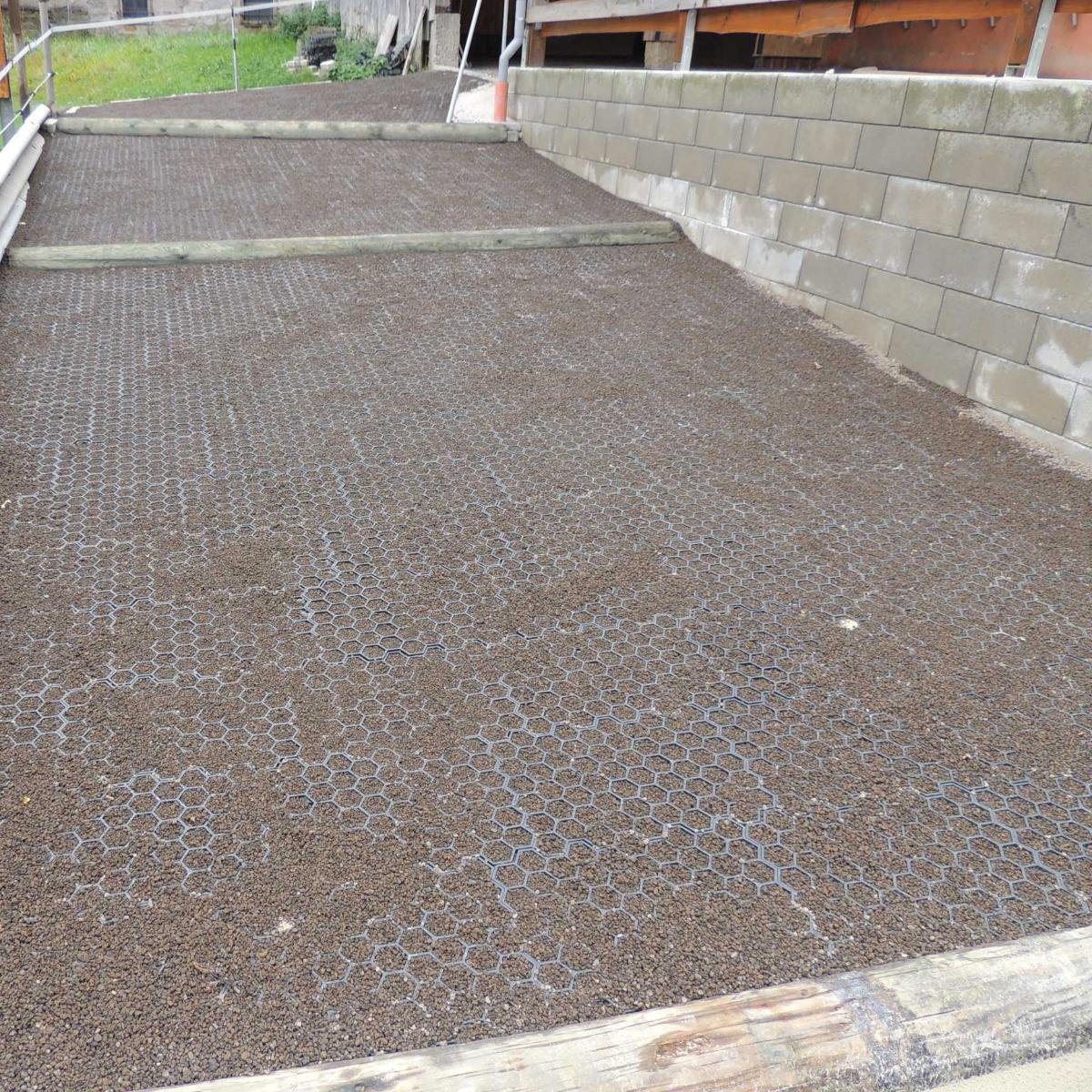 Hahn Paddock Slab – Luxury Lawns Artificial Grass